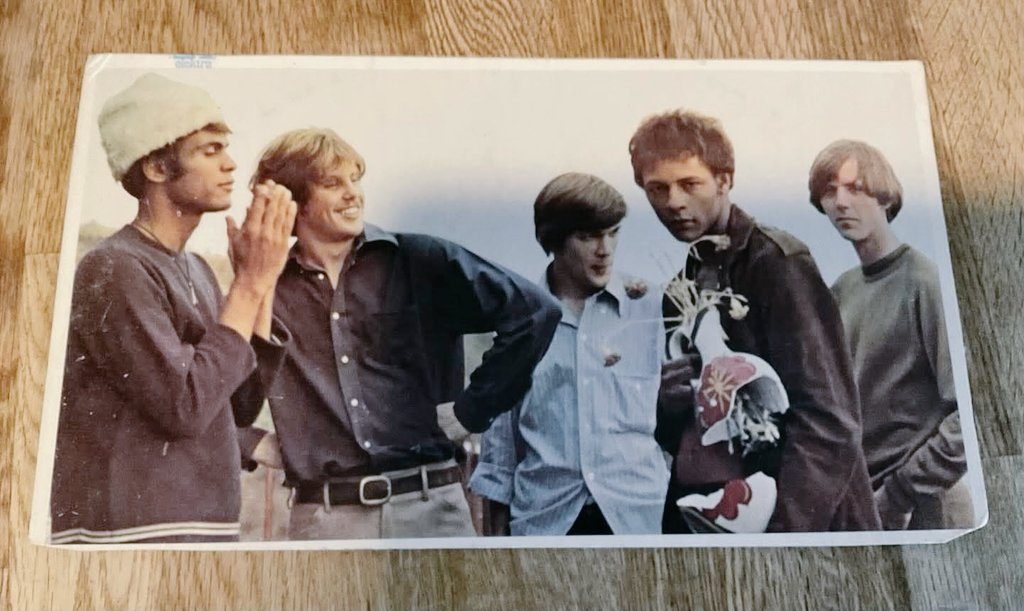 misternop's tweet image. Live and let live