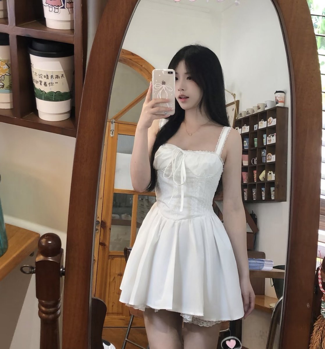 ClaraGunther1's tweet photo. 听说现在小年轻有很多新姿势，有懂的人可以教教我吗🫣
#女大 https://t.co/3JKEcB1pSQ