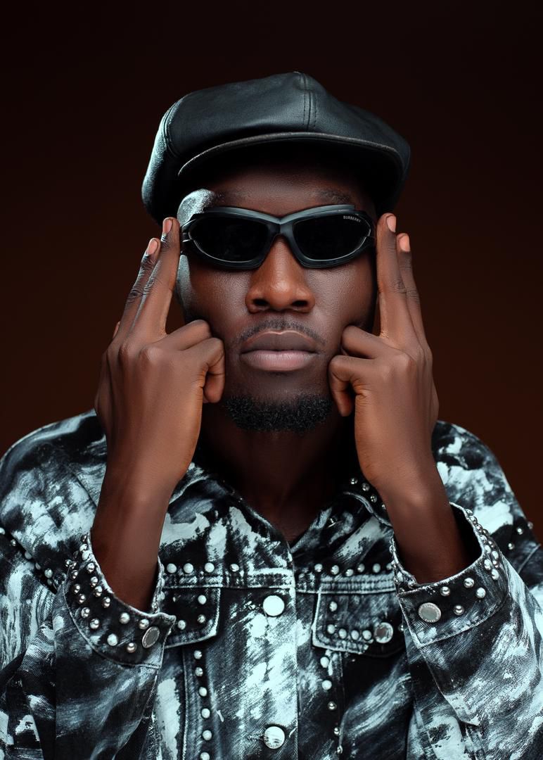 PIIRAX MEDIA online tweet media