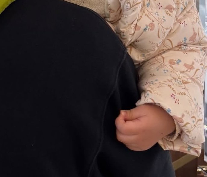 kootiddies03's tweet image. "Why are you crying it's just a picture?"

The picture in question;