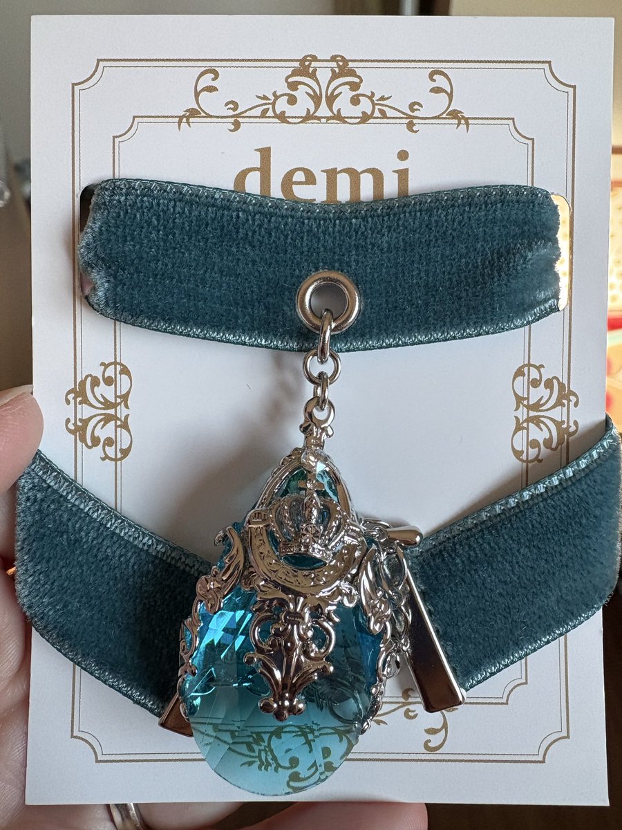 わーい！！
demi(<a href="/ClassicWorks_D/">demi</a> )様よりプレゼント企画の🎁届きました✨
届いたのはスイスブルーのアルノルト✨
欲しかったのがブルーの作品だったから、まさかの大当たりでめちゃくちゃ嬉しい！(● ˃̶͈̀ロ˂̶͈́)੭ꠥ⁾⁾

デザイン好み過ぎてすこ😇

ありがとうございました😭✨

 #demi_ClassicWorks