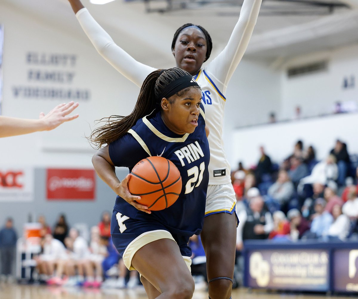Photos: Sophie Cunningham Classic: Principia vs. Olathe South <a href="/sophiecclassic/">Sophie Cunningham Classic</a> <a href="/PrinWBB/">Principia HS Women’s Basketball- Coach Spuhl</a>

📷: showmehoops.com/featured/sophi…