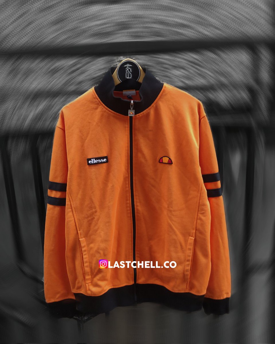 Jhonasep66's tweet image. ELLESSE ROMA TRACKTOP • ORANGE LIST BLACK
SIZE ON TAG L
NO MINUS

#casual
#tracktop
#casualstyle
#wts
#ellesse
