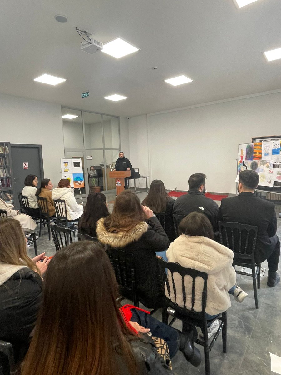 Meslek Yüksekokulu, Bilgisayar Programcılığı Programı öğrencilerimize yönelik düzenlenen "Sektör- Ögrenci Buluşmaları" Üniversitemiz Balgat Yerleşkesi Kütüphanesi’nde gerçekleşti. Etkinliğe konuşmacı olarak katılan Zirve Yazılım/ Mikrogrup, Yazılım Geliştirme Yöneticisi Emrah