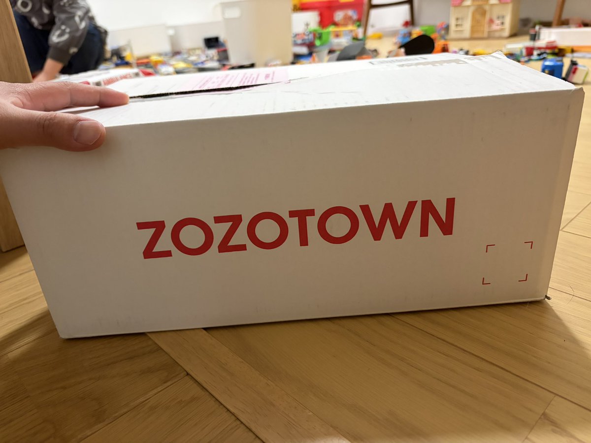 doraenjoyman's tweet photo. zozoで買ったら初めて白い箱届いた！

なんかZOZOポイントプレゼントやってるみたいなので投稿しました！

#ZOZOSALE箱CP https://t.co/vX4nPBMVMd