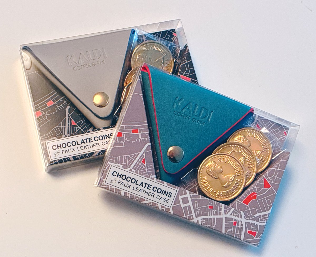 去年完売してて買いそびれたKALDIのコインケース付きチョコ今年も売ってた！！ 色めちゃ可愛い！！  どっちも好きだけどグレーのやつが中身の色が椎名さん系のくすんだブルーなのが良すぎる
