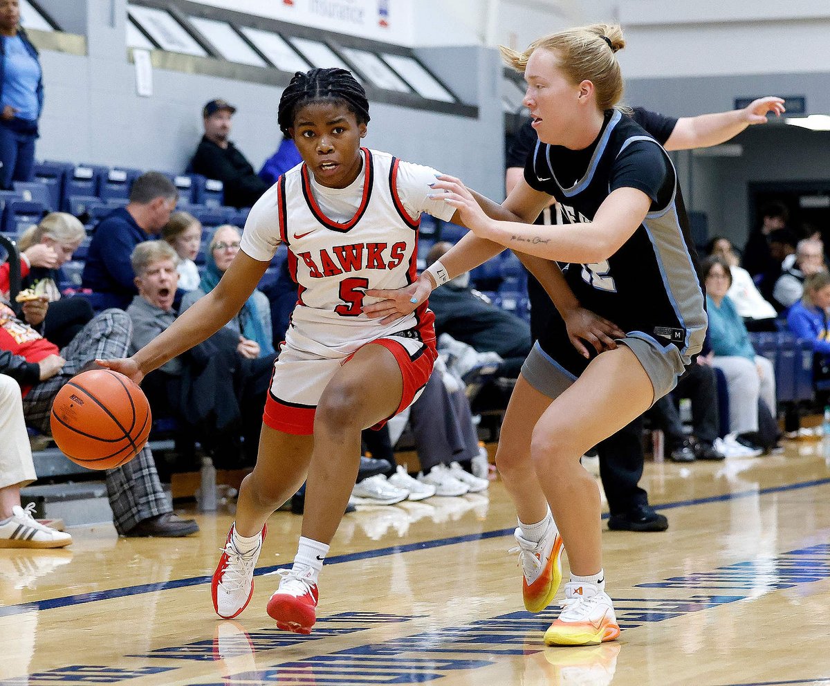 Photos: Sophie Cunningham Classic: Lift for Life vs. Lee's Summit West 

📷: showmehoops.com/featured/sophi…

<a href="/RecruitLFLAGBB/">LadyHawksRecruiting</a> <a href="/LSWGirlsBB/">LSW Girls Basketball</a>