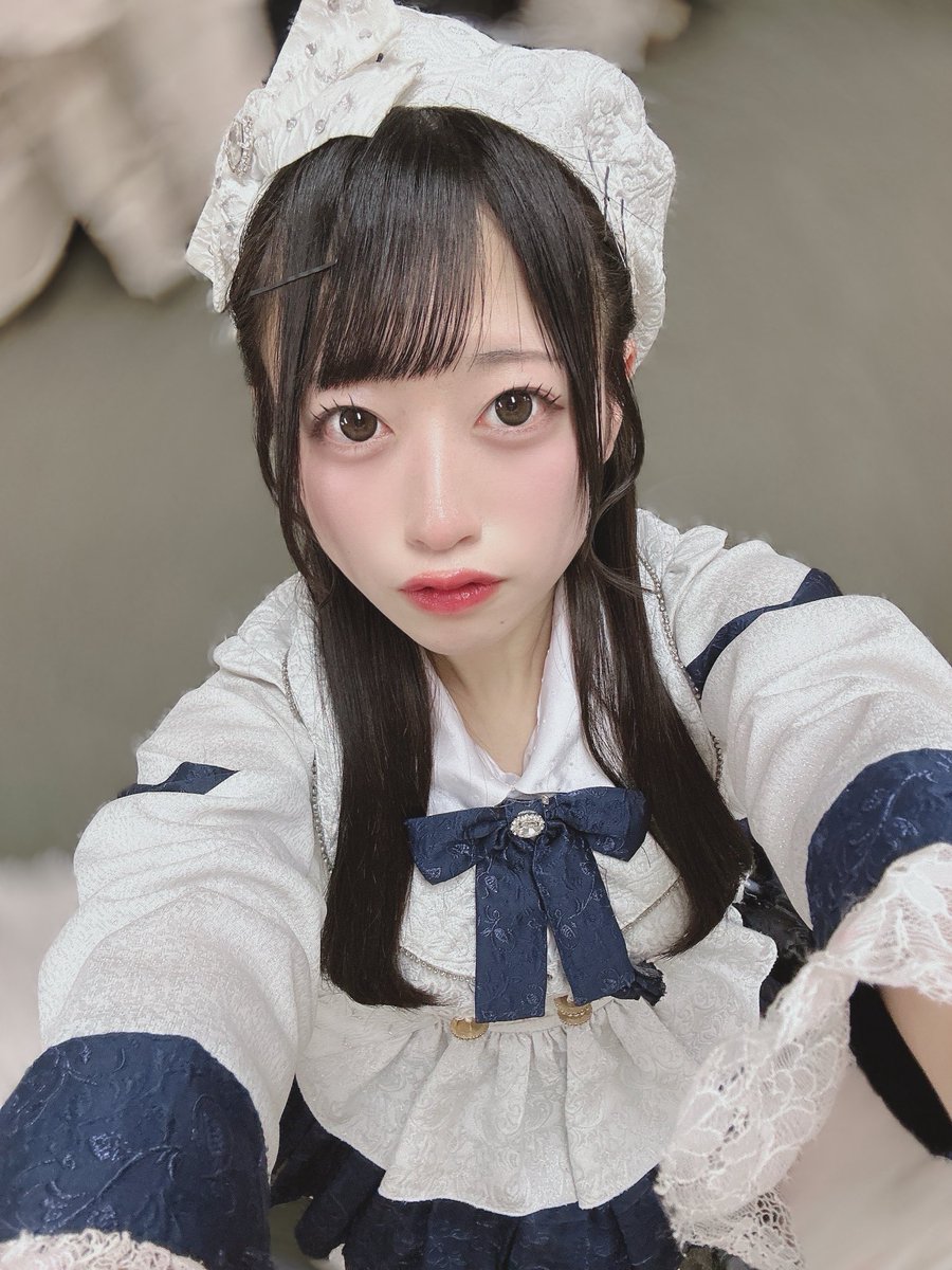 ライブと特典会の間に撮った🙂‍↕️🎤 よく見ると、鼻に汗をかいている