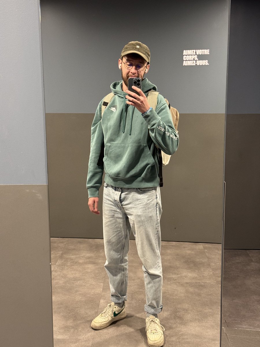 Je recycle ♻️#LGBTQIAManifestingGoodYear