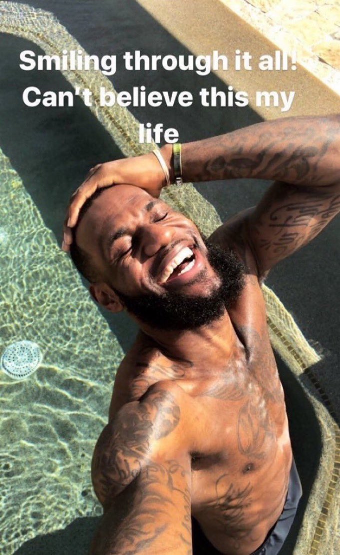 glamdemon2004's tweet image. I have loved this image sooo much for years it’s the ultimate portrait of joy I need to add it to my 2026 vision board