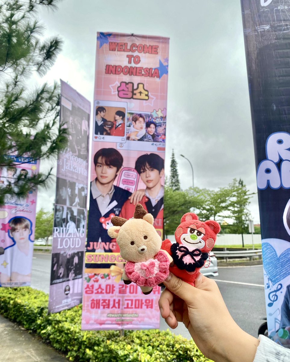 Thank you so much for these cute freebies~ It’s been so lovely meeting fellow sungtaro lovers here in Jakarta 💕 Till we meet again!! ✨

 <a href="/sungsho_ina/">Sungsho_ina</a> <a href="/still_sungsho/">two souls, one bond</a> <a href="/2345base/">OFF! Dusun SungTaro</a> 

#SUNGSHOINJAKARTA
#STILL_SUNGSHO
#ALWAYSTEAMSUNGSHO