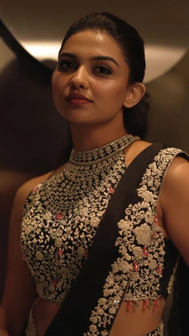 Kajal_Shelby's tweet photo. ruling all aged men's minds at just 24 is not a normal thing queen mamitha! https://t.co/rvKZrDesBh
