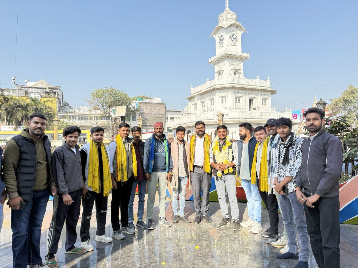 18 जनवरी 2026 | चलो भोपाल ✊
संविधान बचाओ • आरक्षण बचाओ

12 जनवरी से आगर मालवा से पदयात्रा प्रारंभ।
उज्जैन टावर चौराहा पर
बाबा साहेब डॉ. अंबेडकर जी की प्रतिमा पर माल्यार्पण।

DAVS प्रमुख बड़े भैया राम सोलंकी जी व साथियों द्वारा आत्मीय स्वागत किया गया 
सभी साथियो का आभार।