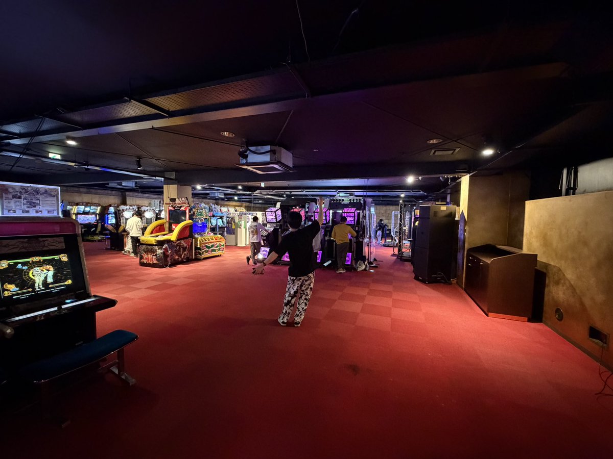 後ろのゲーム消えてだいぶ広くなってる