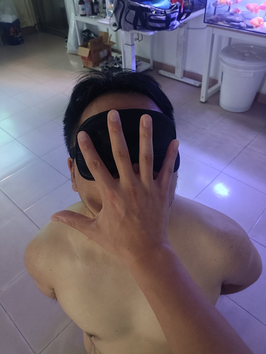 骚逼被大手拳的很爽