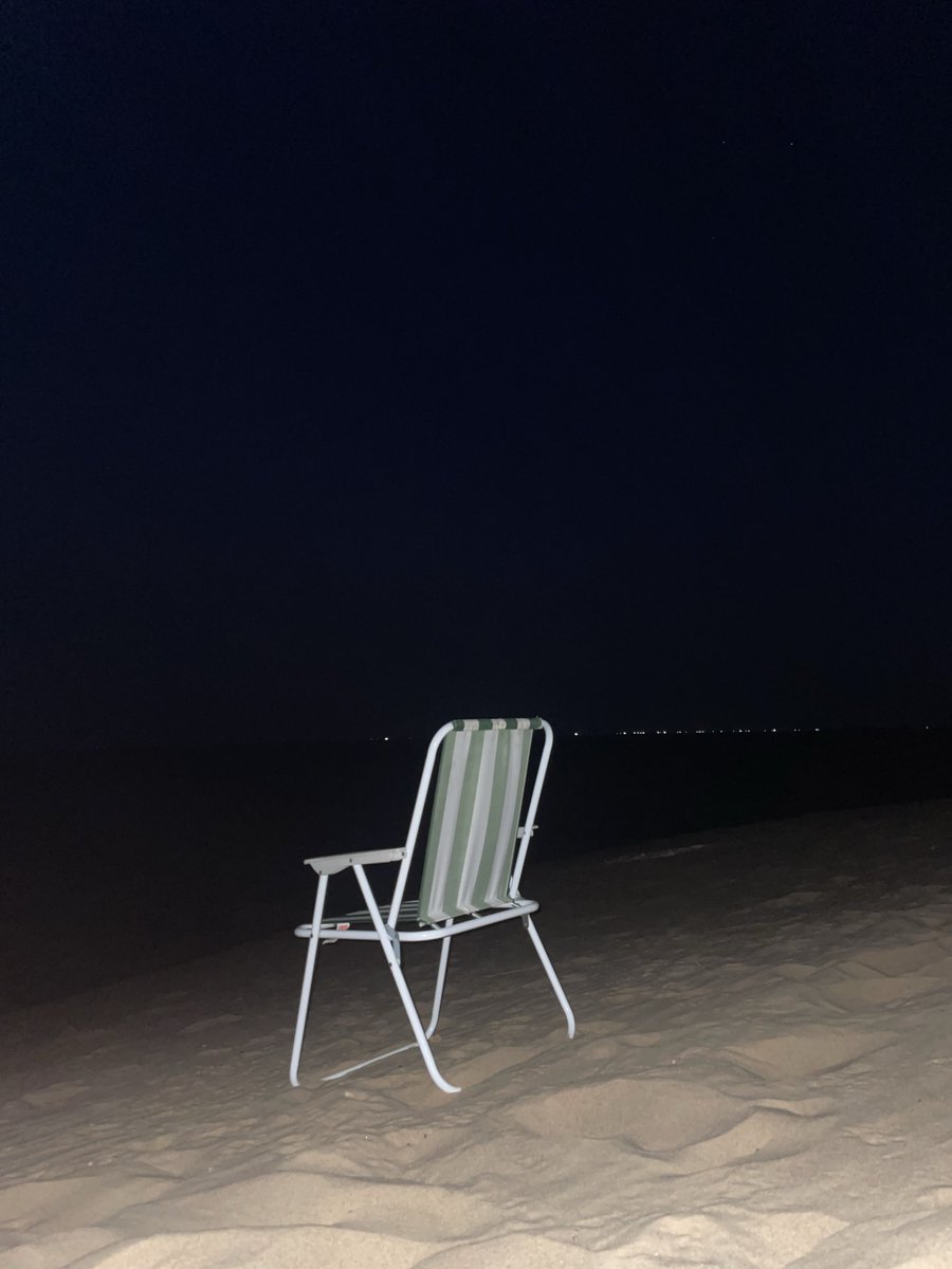 عندما يتخلى عنك الاقربون في أصعب حالتك من اجل كبريائهم فاعلم هنا انك من الأفضل ان تكون
وحيدااااا