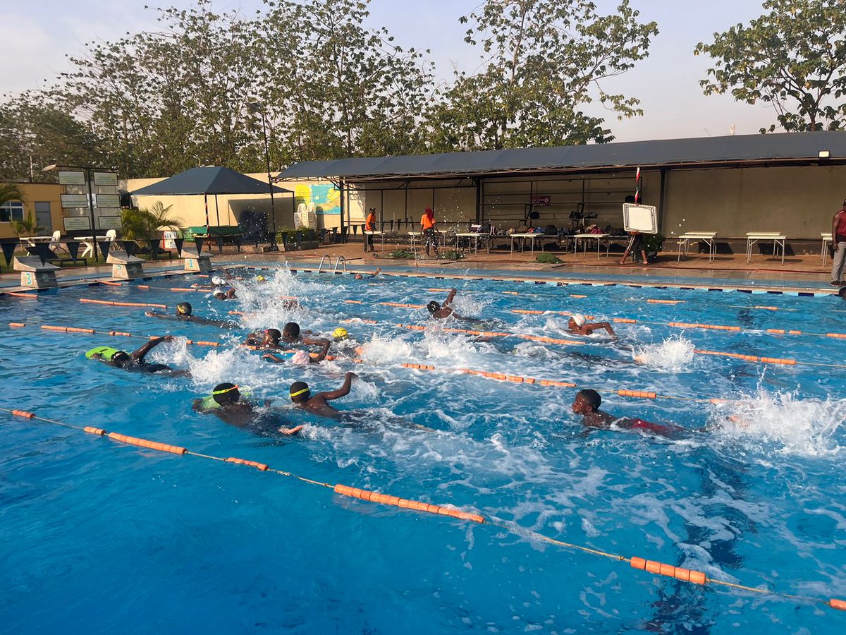 Make a splash!! Go with the flow!! Chase your dreams!!💪

Happy New Week to us all..😊

#dolphins🐬 
#swimforlife🏊🌊♥️