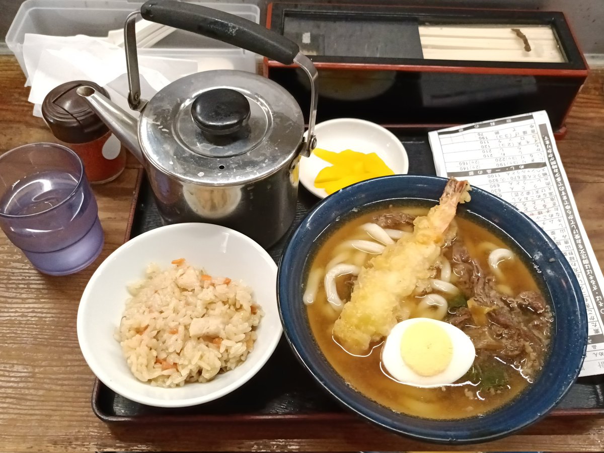 牧のうどんのカウンター席で隣に座ってきたおじいちゃんが 「お子様