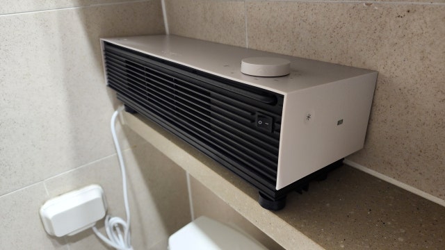 Run_Doki's tweet image. 제 친구가 욕식 곰팡이 땜에 고생하다가 사용한 욕실 온풍기 사용 후기에요. 욕실 곰팡이로 고생하시는 분들은 참고하세요. 

욕실에 곰팡이가 자꾸생겨서 고민이여서 환풍기를 바꿀까 하는 생각을 많이 했는데 이제품으로 해결 되었어요~!! 특히 겨울철 욕실 습기는 해결이 쉽지않은데 송풍으로만…