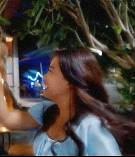 sasyaloaf's tweet image. the smile:                              the reason: