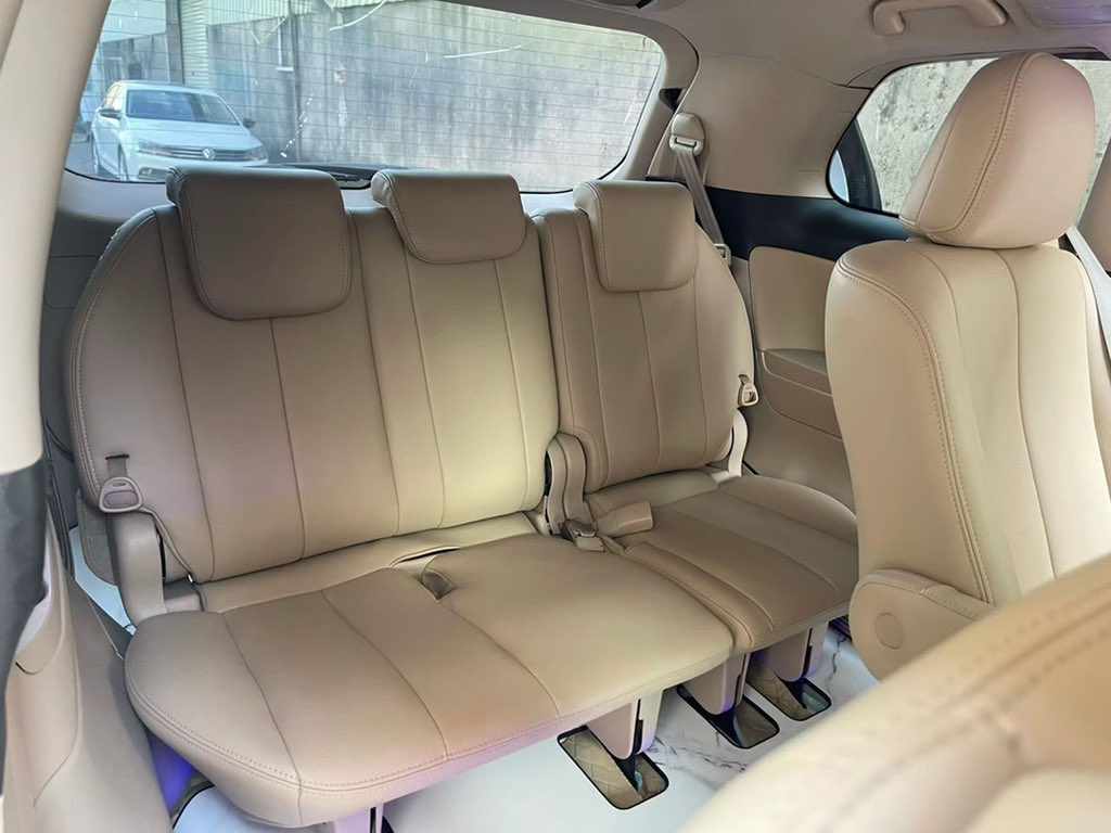 现货特价处理5.8万全款出售
纯17年丰田普瑞维亚 -中东版 极品车况。喜欢添加微信13025816888