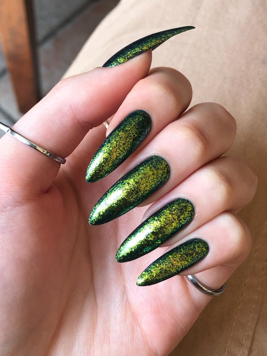 longnailspage's tweet photo. Green multichrome from @trizznails 💚🪲
https://t.co/S7h4j93kvW
#greennails #multichromenails #stilettonails #stilletonails
#stillettonails https://t.co/hgN7dGz8NQ