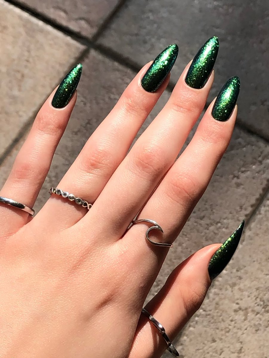 longnailspage's tweet photo. Green multichrome from @trizznails 💚🪲
https://t.co/S7h4j93kvW
#greennails #multichromenails #stilettonails #stilletonails
#stillettonails https://t.co/hgN7dGz8NQ