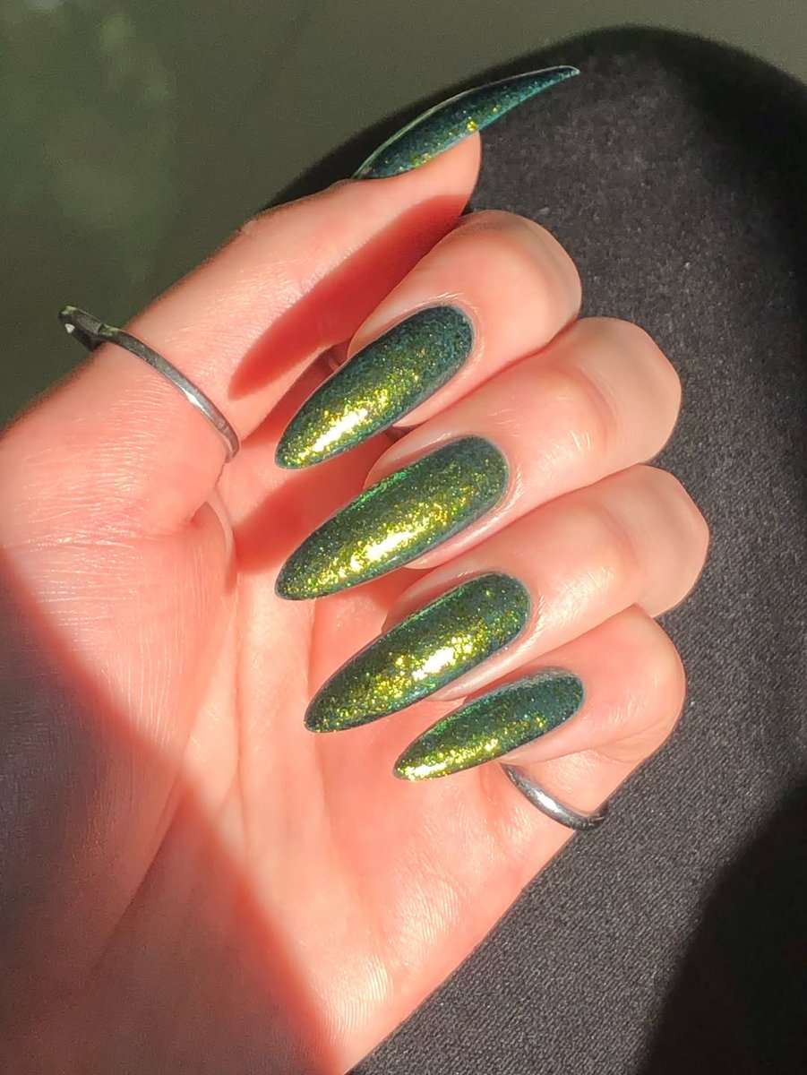 longnailspage's tweet photo. Green multichrome from @trizznails 💚🪲
https://t.co/S7h4j93kvW
#greennails #multichromenails #stilettonails #stilletonails
#stillettonails https://t.co/hgN7dGz8NQ
