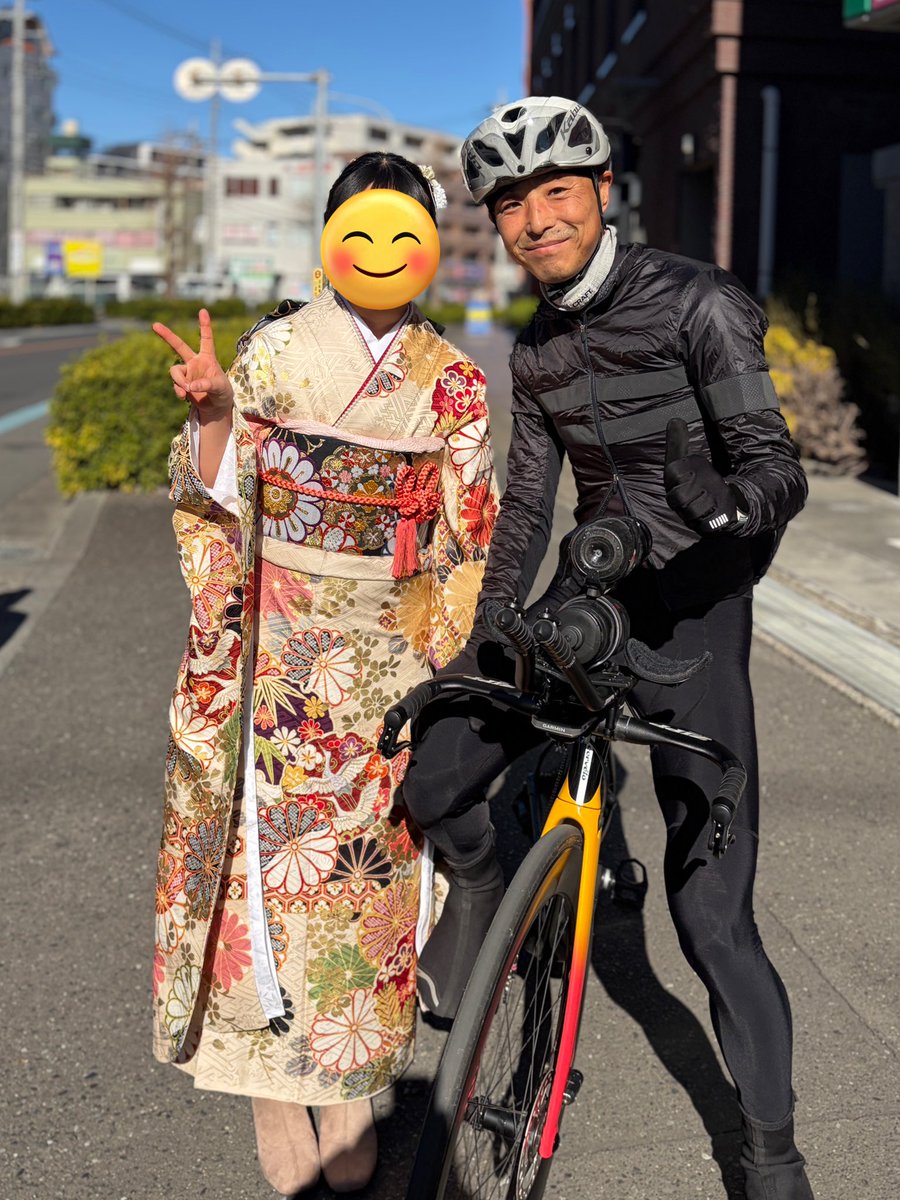 有史以来、振袖とTTバイクが一枚に収まる画はあっただろうか。

とにかく、おめでとう👐