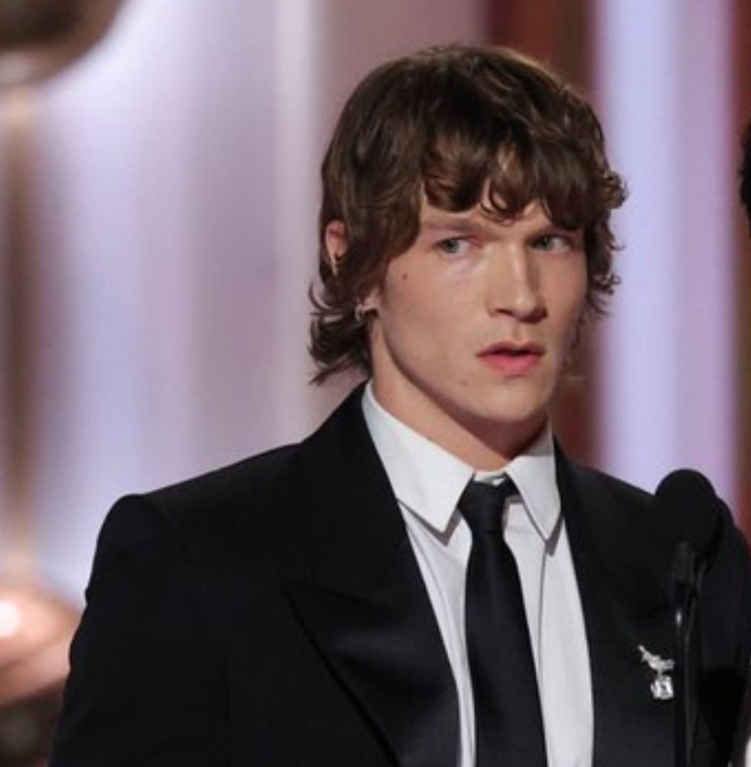 aimedshots's tweet image. you will murder me 😥