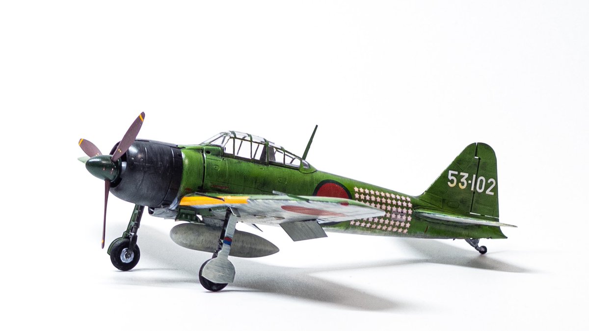 amerikadou's tweet photo. ファインモールド 1/72 零戦  少ないパーツで素晴らしいプロポーションの零戦が完成。ターナー色彩U35にて筆塗り。再販されるメッサーと並べるのが楽しみ〜

#ファインモールド #零戦  #U35 https://t.co/gSz5DGDsKI
