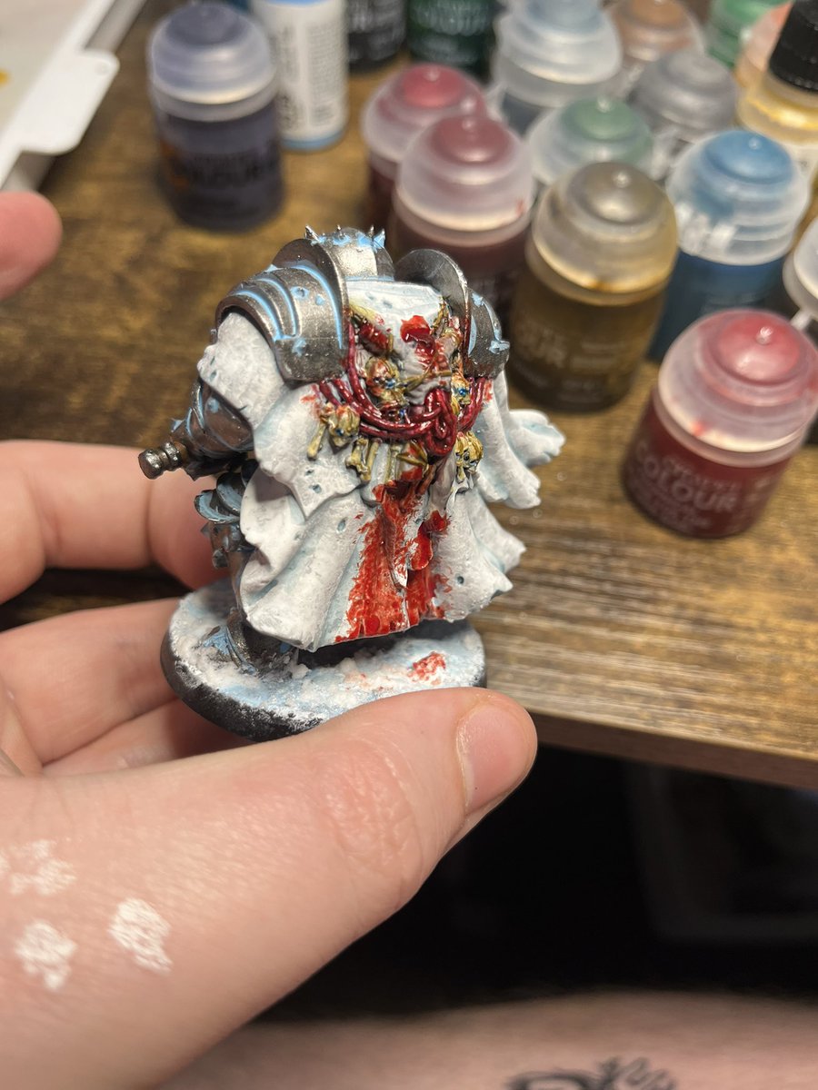 liamsnerdstuff's tweet image. A little more on the gruesome side, but I’m REALLY proud of how this one came out. I incorporated a lot of techniques that I haven’t really used on the same model at once before, and I really think it paid off here. Really proud of the texture and shading I got on the cape.