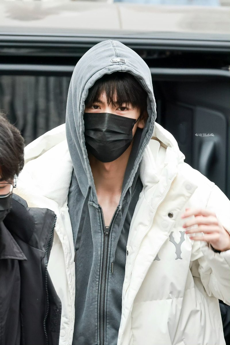 linghearchive's tweet image. 📸 260112 The Road To Glory Filming Day 5 cr: WildBluebell

#张凌赫 #ZHANGLINGHE
#归鸾 #TheRoadToGlory