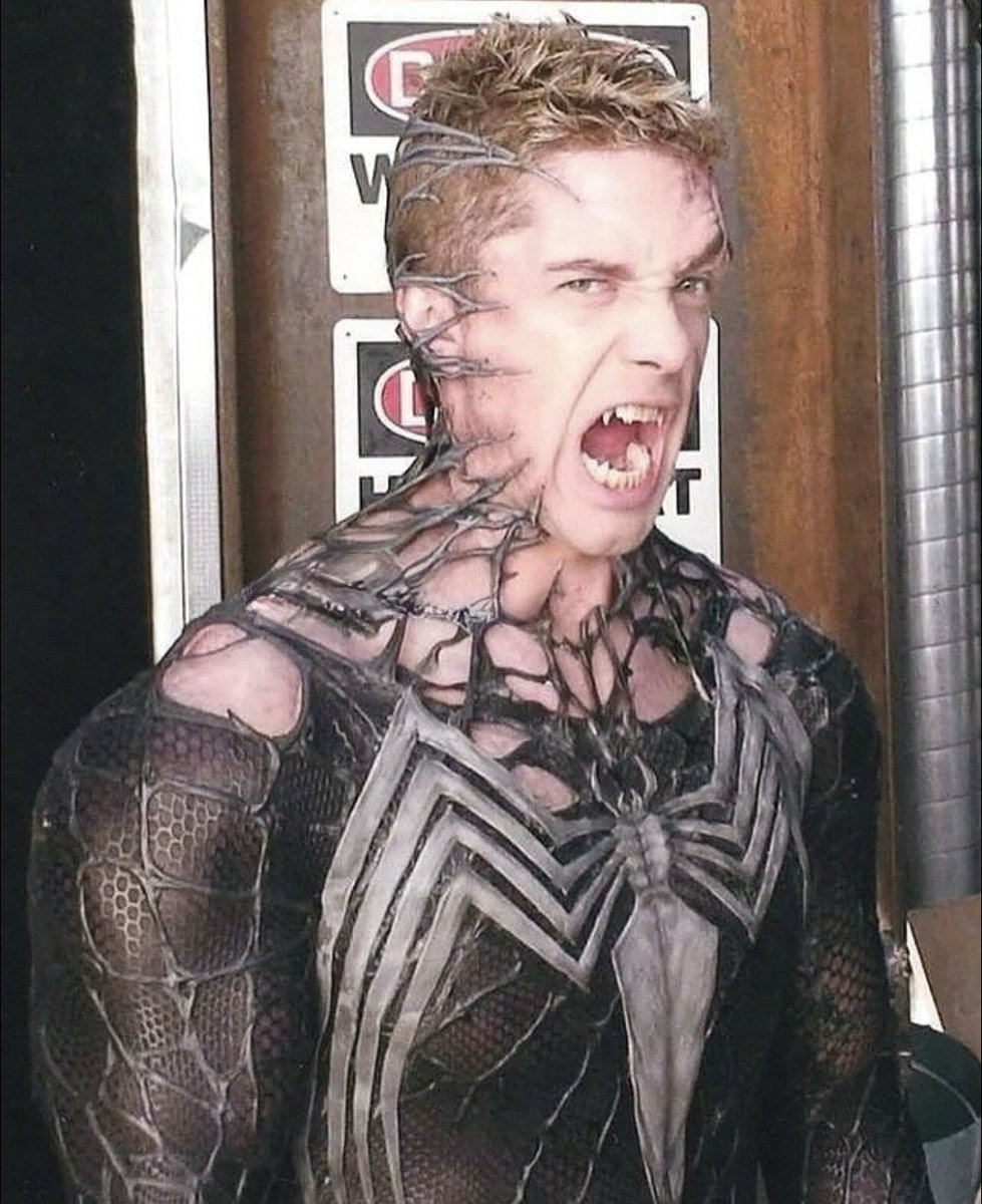 wormsofcanada's tweet photo. I’ll die on the hill that Topher Grace was a great casting choice for Eddie/Venom https://t.co/dWioMBcqnB