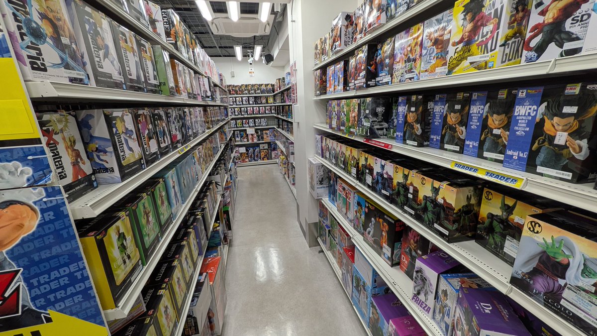 guernicass4's tweet image. たまに行く秋葉原のトレーダーさん

秋葉原の中では価格も良心的なものが多く、何よりドラゴンボールの品揃えが凄いです！