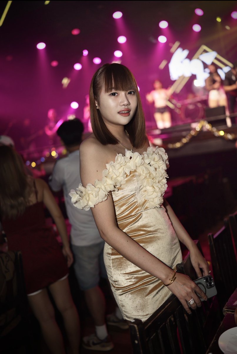 จันทร์จ้าว tweet media