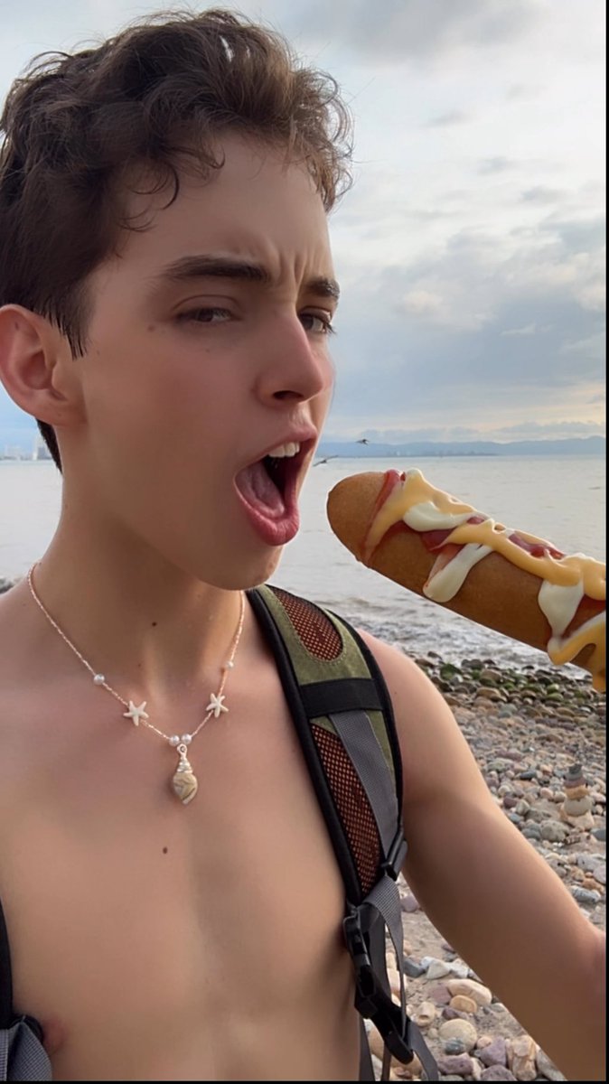 crazy sensitive boy tweet media