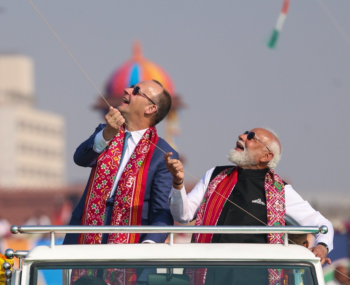 MEAIndia's tweet photo. 🇮🇳-🇩🇪 ties soaring high ! 

PM @narendramodi and @Bundeskanzler Friedrich Merz participated in the International Kite Festival of Gujarat. Amidst colourful festivities and live symphony music, they experienced a vibrant Indian festival - symbolising joy, unity and cultural rootedness. 

As part of the celebration of the Indian festival Uttarayan, the International Kite Festival brings together master kite makers and flyers from all over the world since 1989.