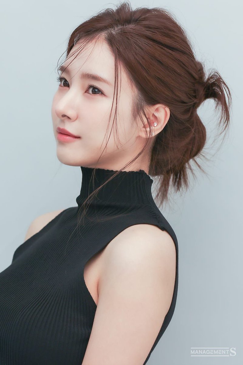 socun89_'s tweet photo. 새 프로필 비하인드 컷
Behind the cut for new profile 🖤 *3
#KimSoEun #김소은 #金素恩 #ManagementS #매니지먼트에스 #매니지먼트S https://t.co/F34wgMuiPE