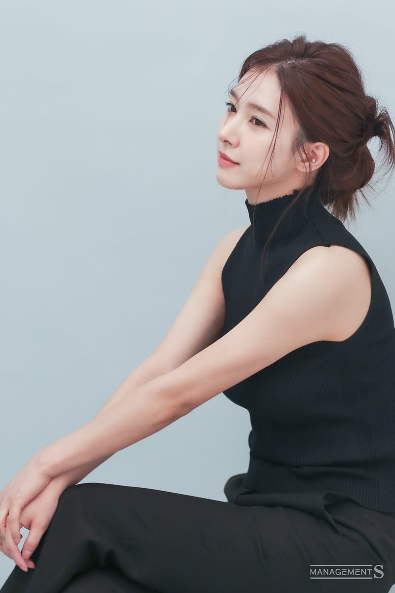 socun89_'s tweet photo. 새 프로필 비하인드 컷
Behind the cut for new profile 🖤 *3
#KimSoEun #김소은 #金素恩 #ManagementS #매니지먼트에스 #매니지먼트S https://t.co/F34wgMuiPE