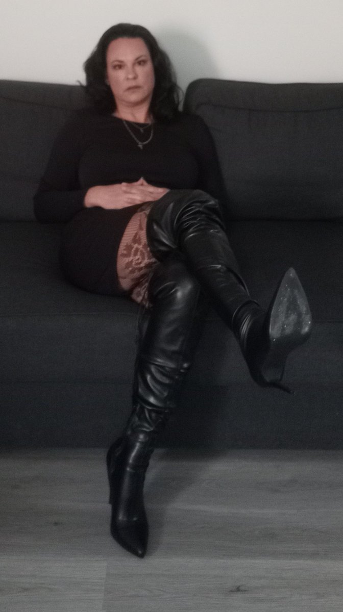 FindomQueenSam's tweet image. Morning Dork

Good boys send in Throne