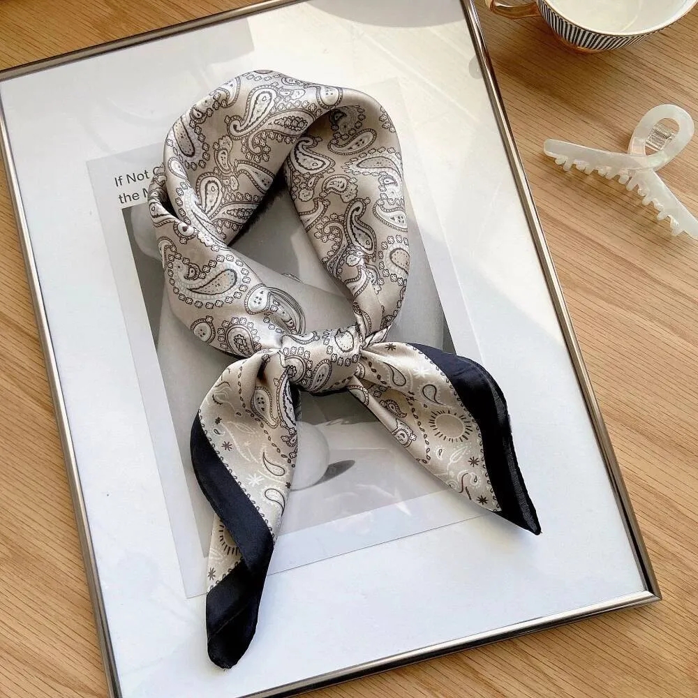 dhgate's tweet image. Tie it your way ✨🧣 A vintage silk square scarf that adds instant elegance and endless styling possibilities
Shop now🛒cutt.ly/HtjBoMTB
#SilkScarf #VintageStyle #OOTDInspo #ChicAccessories #TimelessFashion #DHgateFinds