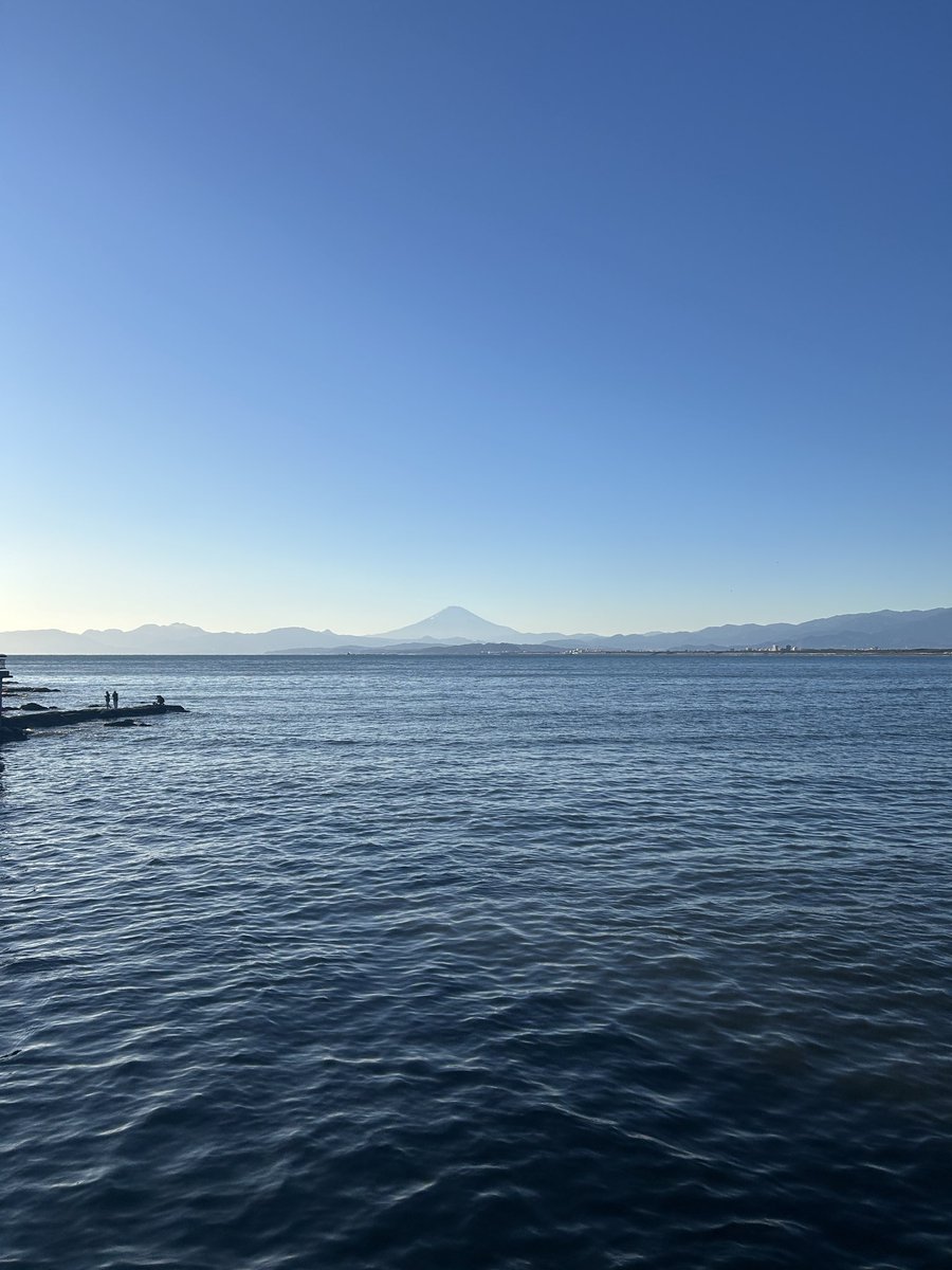 MakotoCroCop's tweet photo. 江ノ島からの富士山。 https://t.co/j4ApVjyOwE