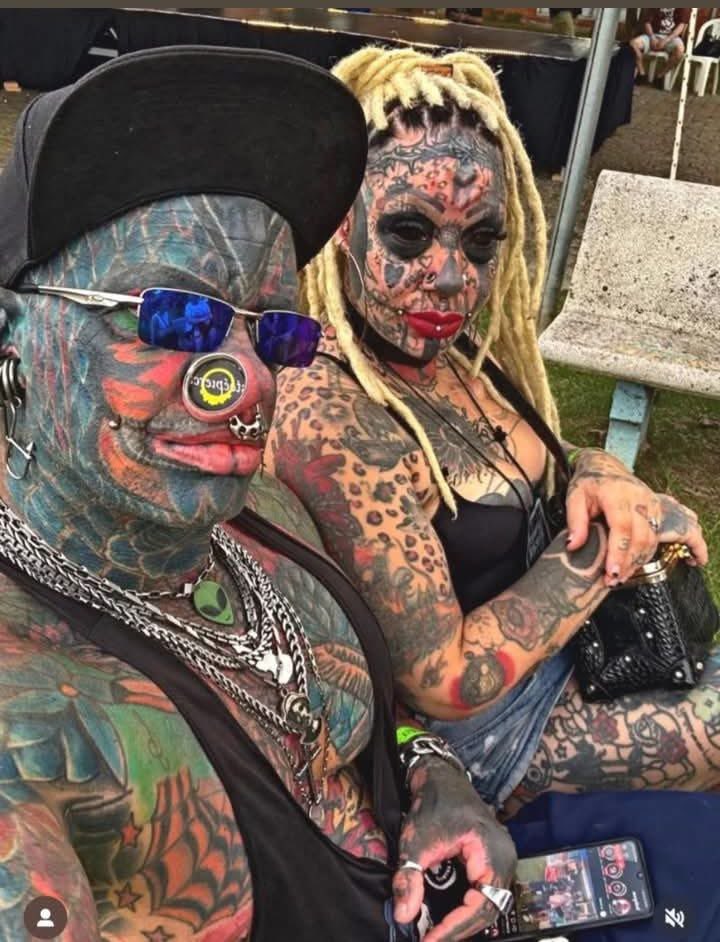 realnorma_kay's tweet image. Hey @grok remove their tattoos