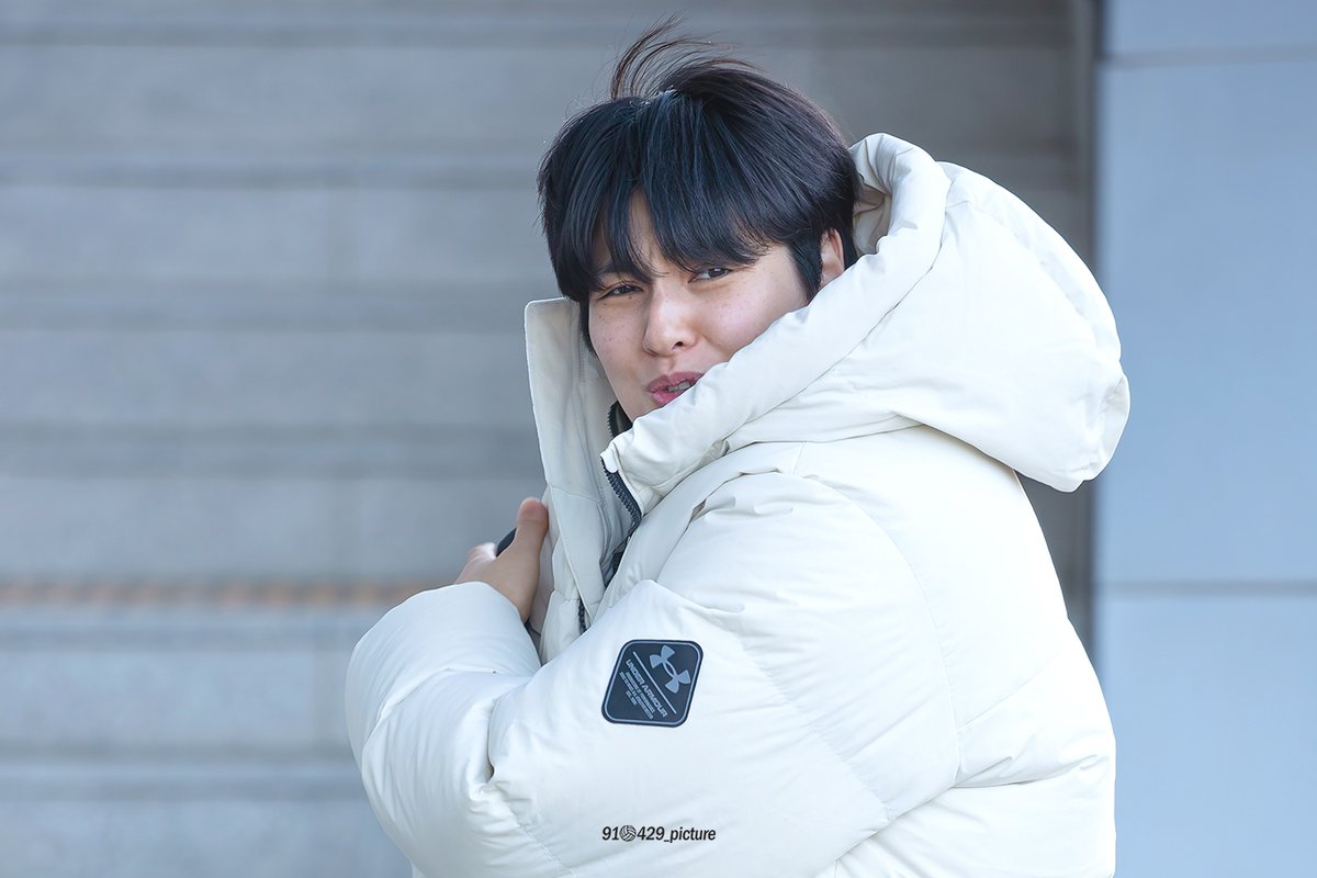 2026.01.11
현대건설 : IBK기업은행
#김희진 출근
-
춥다고 얼른 들어가라고 하던..
근데 진짜 추웠음.