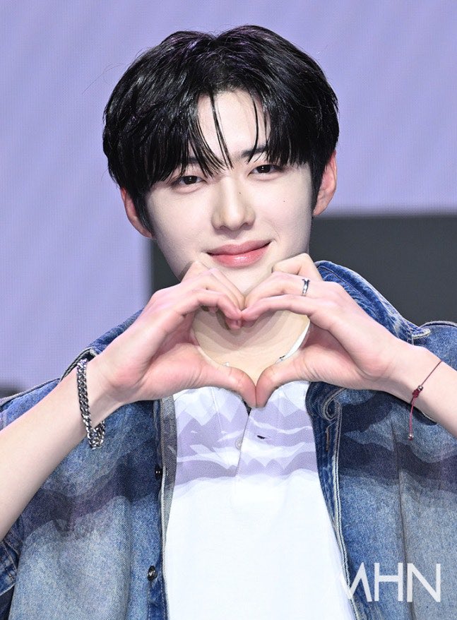 상현아 데뷔축하해 ~~ 💕💕