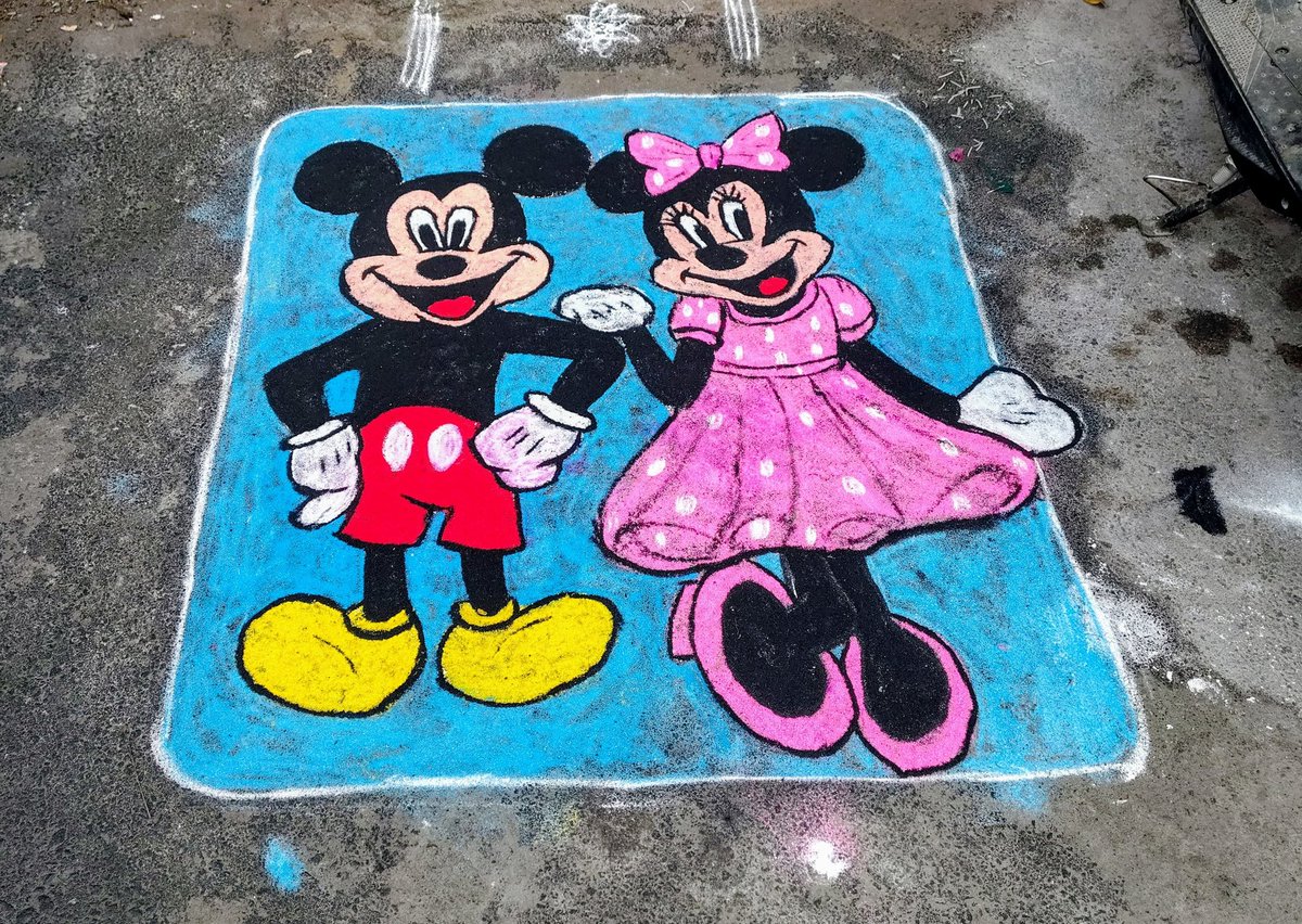 chanhope's tweet image. Chennai streets never fail to surprise  😍 Who knew Tom &amp;amp; Jerry and Winnie the Pooh could look this good as Kolams? 

#ChennaiDiaries #StreetArt #Margazhi #artdaily