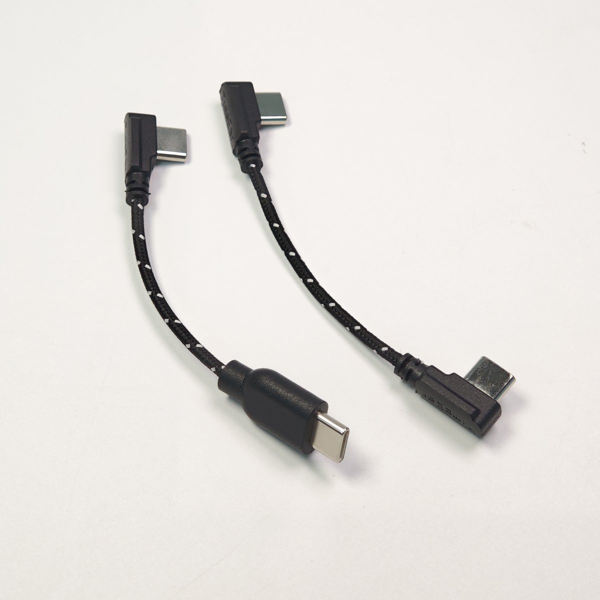 #TimeEar TEC-BシリーズUSBオーディオケーブル  

世界で最も薄いUSB-Cエルボ型デザインの一つ 
3件の特許取得（うち2件は工業生産向け構造特許） 
4芯高純度無酸素銅線芯 
各芯線に絶縁層と防弾糸を内蔵
横画面でのゲームプレイに最適！ ゲーム操作にほとんど影響しません✨

aliexpress.com/item/325680893…