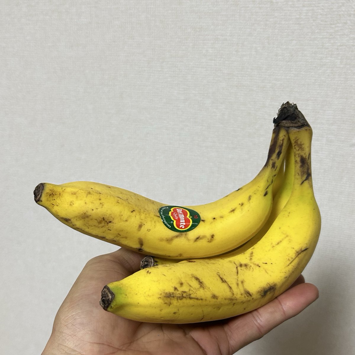 熟成バナナをバナナジュースにするレシピがあるらしく、数日待っている