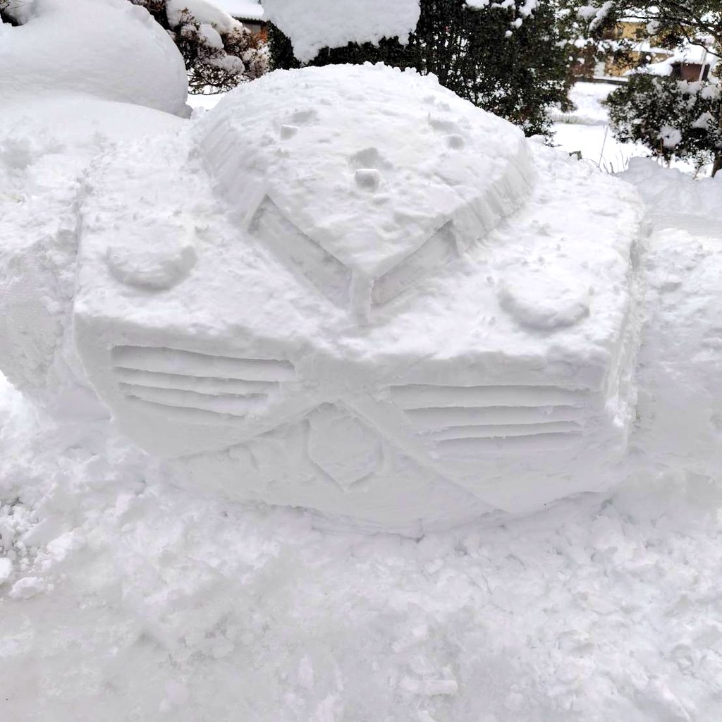 0000gnhw's tweet image. 父親から「雪像作った」って写真送られて来た